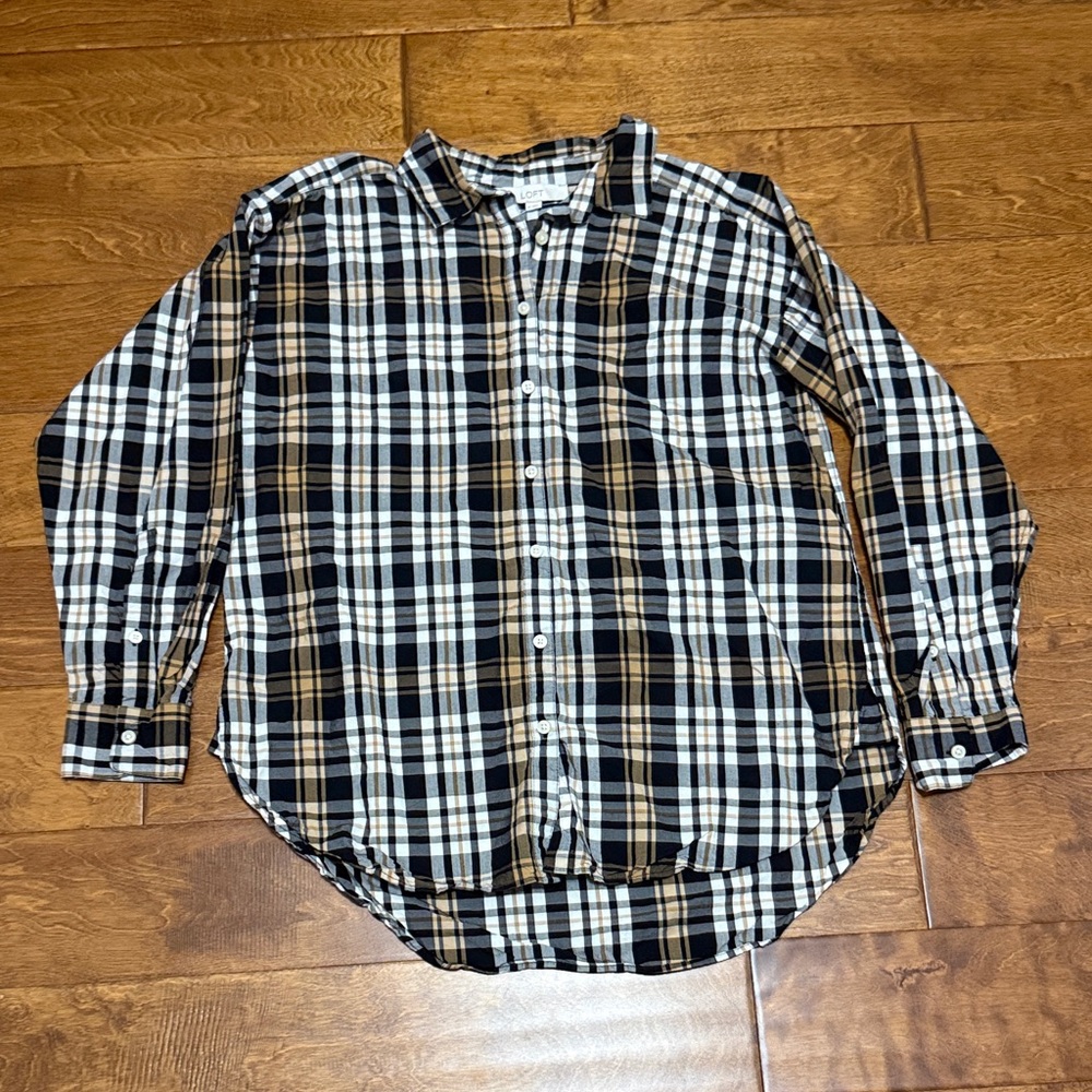 NWOT Size Medium LOFT Black and White Plaid Button-Up Shirt